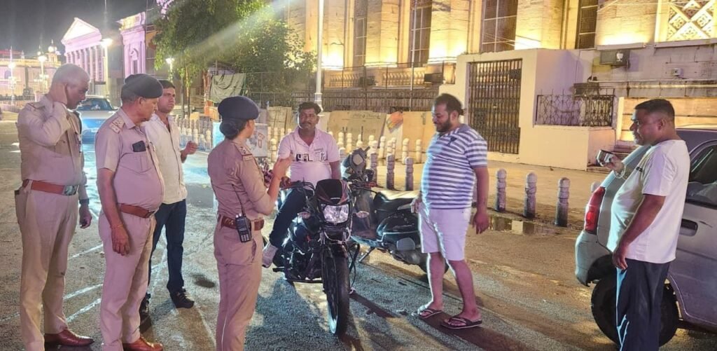 ग्वालियर पुलिस की बड़ी कार्रवाई : कॉम्बिंग गश्त में 271 वारंटियों की गिरफ्तारी, 322 गुण्डा-हिस्ट्रीशीटरों की चेकिंग | New India Times