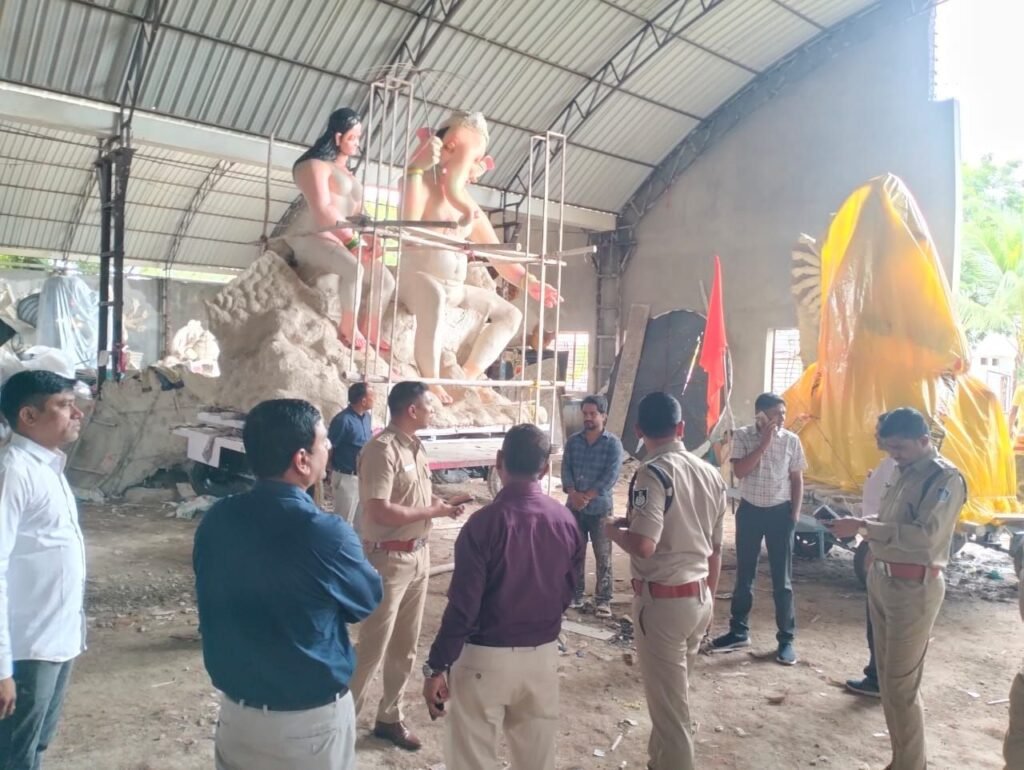 10 फीट से ऊँची गणेश प्रतिमा बनाने पर 1 महिला सहित 9 मूर्तिकारों पर प्रकरण दर्ज | New India Times