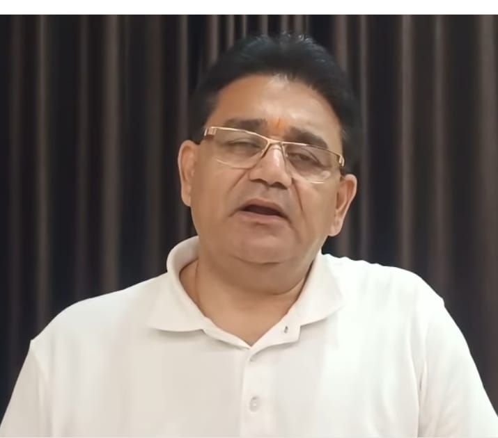 सड़कों की बदहाली से तीन मौतें और प्रतिमाओं का नुकसान, प्रशासन पर भड़के अजय रघुवंशी 2 सड़कों की बदहाली से तीन मौतें और प्रतिमाओं का नुकसान, प्रशासन पर भड़के अजय रघुवंशी | New India Times