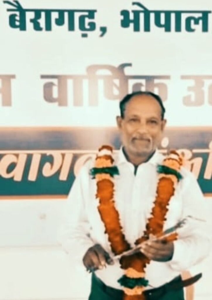 बैरागढ़ कन्या स्कूल में विषय आवंटन को लेकर विवाद, छात्राओं ने प्राचार्य पर मनमानी का लगाया आरोप 2 बैरागढ़ कन्या स्कूल में विषय आवंटन को लेकर विवाद, छात्राओं ने प्राचार्य पर मनमानी का लगाया आरोप | New India Times