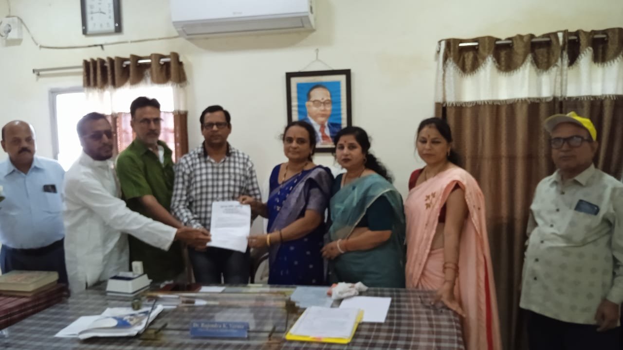 मरीजों की सुरक्षा के लिए रंगीन बेडशीट व्यवस्था की मांग | New India Times