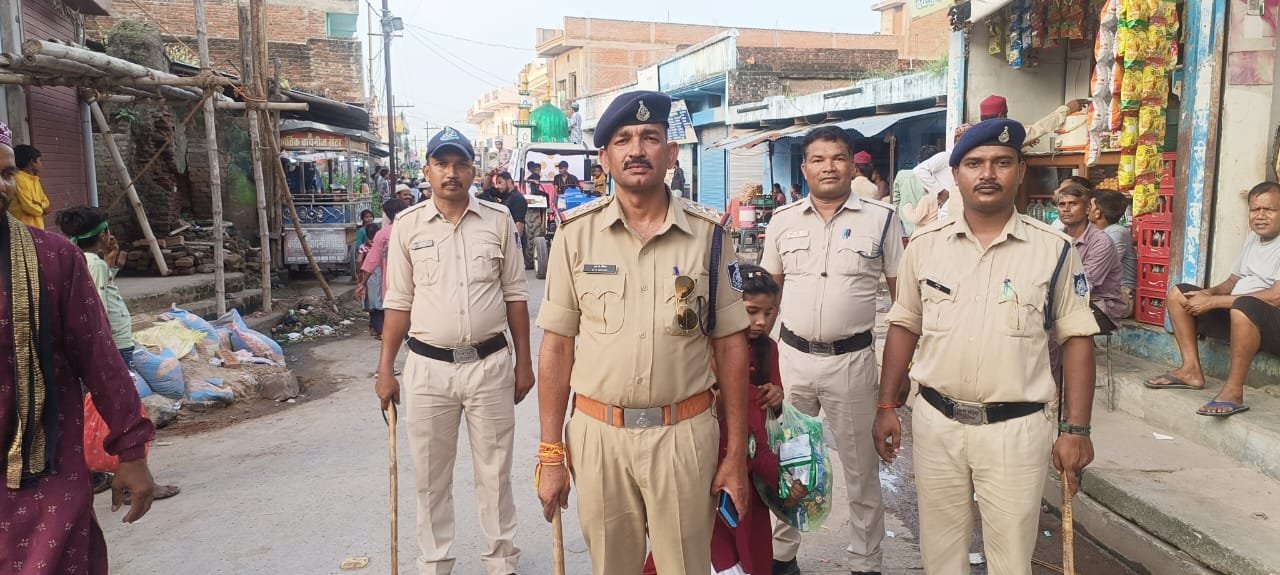 मुकुंदपुर में ईद मिलादुन्नबी जुलूस धूमधाम से सम्पन्न, पुलिस व प्रशासन की सख्त निगरानी | New India Times