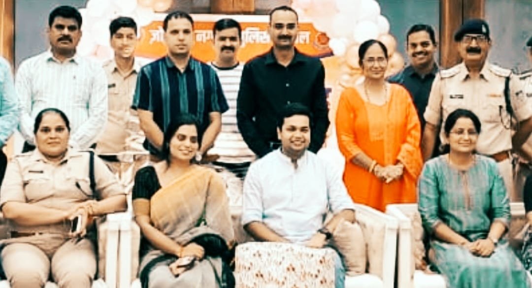 पुलिस परिवार ने भावुक पलों में दी डीसीपी शंशाक को अलविदा 1 पुलिस परिवार ने भावुक पलों में दी डीसीपी शंशाक को अलविदा | New India Times