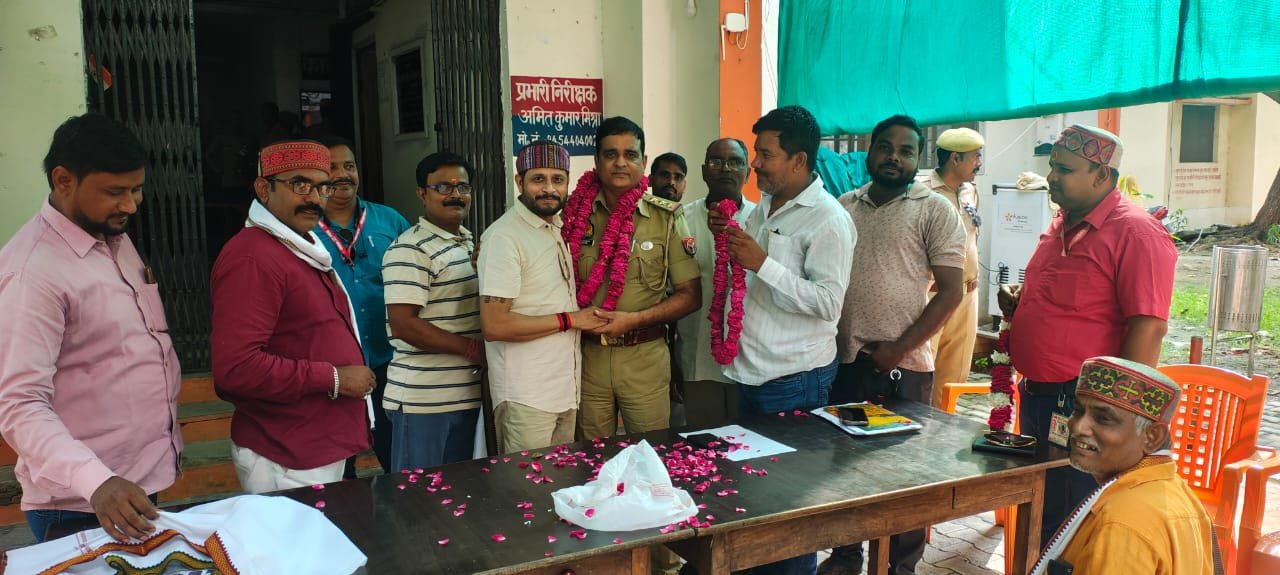 मिर्जापुर के थाना अदलहाट में नए थाना अध्यक्ष का हुआ जोरदार स्वागत | New India Times
