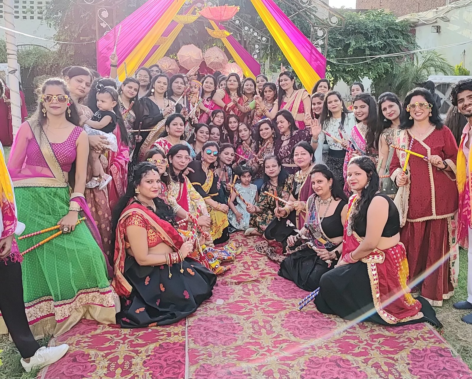 जेएसवी ईवनिंग क्लब ने किया गरबा डांस का भव्य आयोजन | New India Times