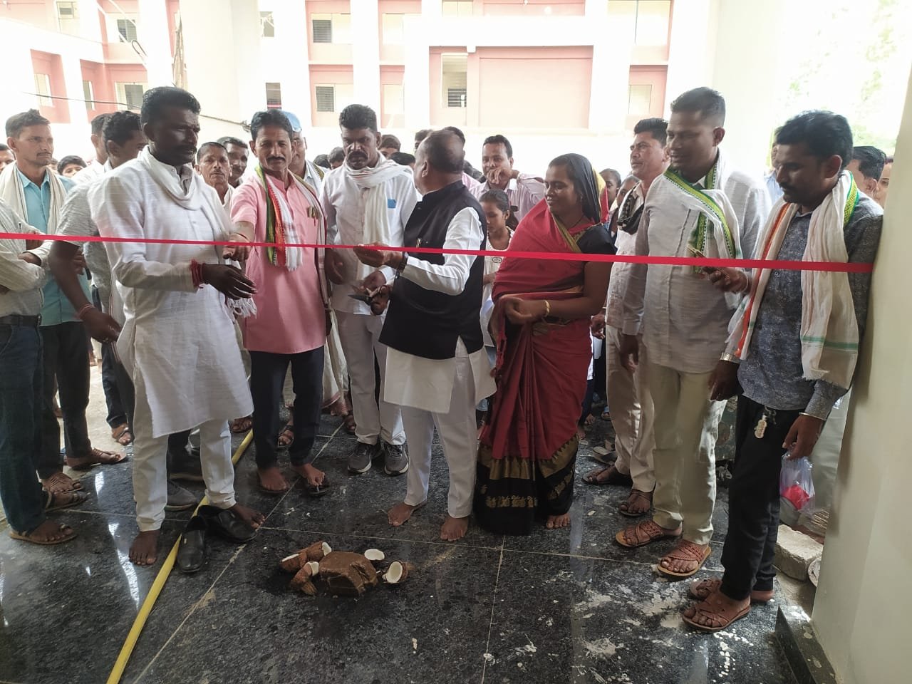 कांग्रेस विधायक वीर सिंह भूरिया एवं जनपद अध्यक्ष ललिता मुकेश मुणिया ने नवीन छात्रावास भवन का किया लोकार्पण | New India Times