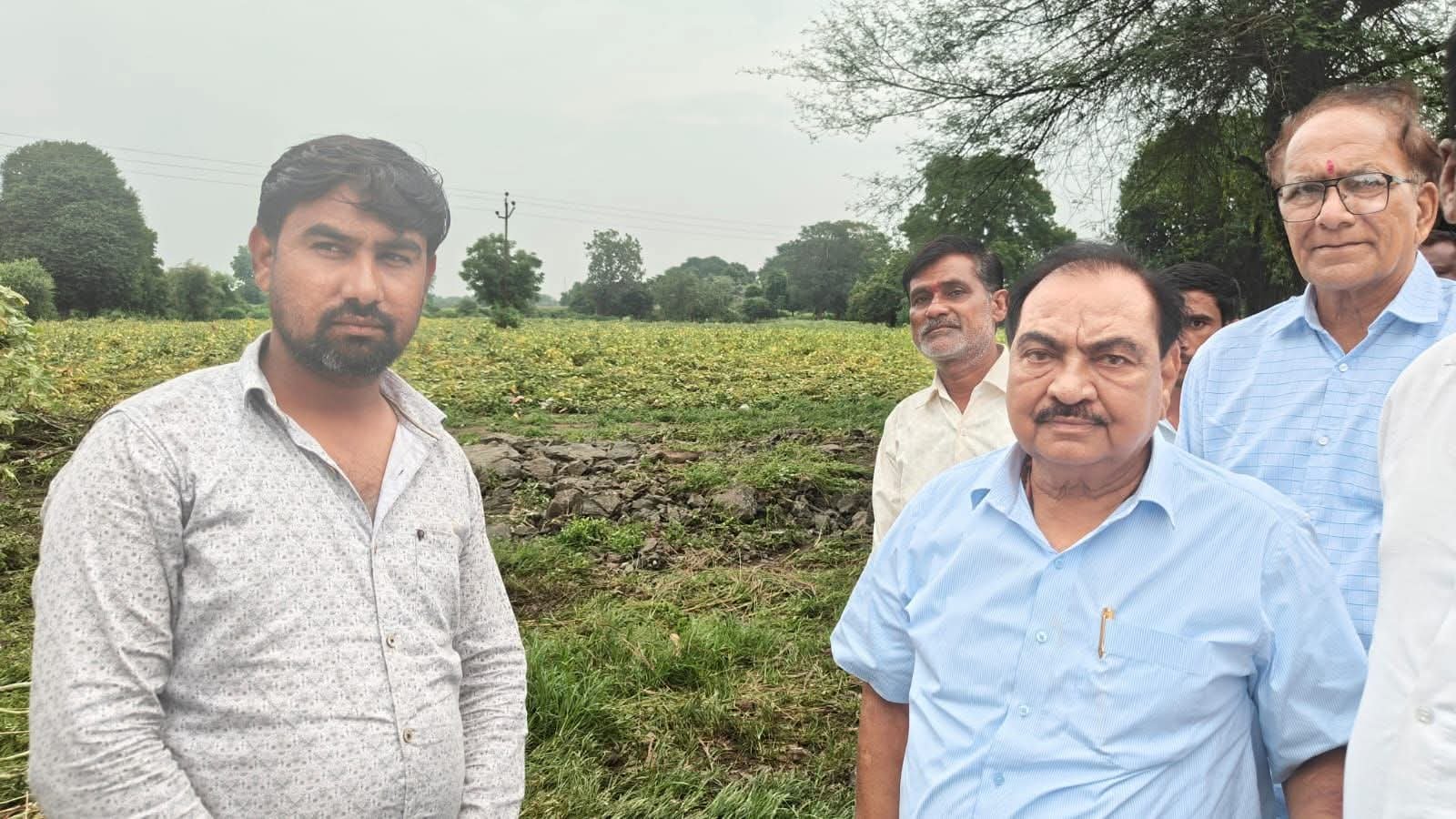 कर्ज़ में डूबे महाराष्ट्र को केंद्र सरकार से पैकेज की प्रतिक्षा : मंत्री बयानो में मसरूफ़ 1 कर्ज़ में डूबे महाराष्ट्र को केंद्र सरकार से पैकेज की प्रतिक्षा : मंत्री बयानो में मसरूफ़ | New India Times