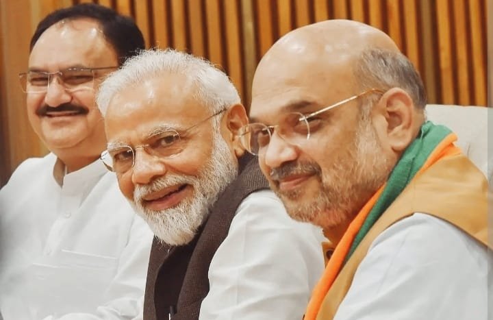 राज्य प्रभारियों की सूची से देवेन्द्र फडणवीस गायब: बीजेपी ने मोहोल पर जताया भरोसा | New India Times