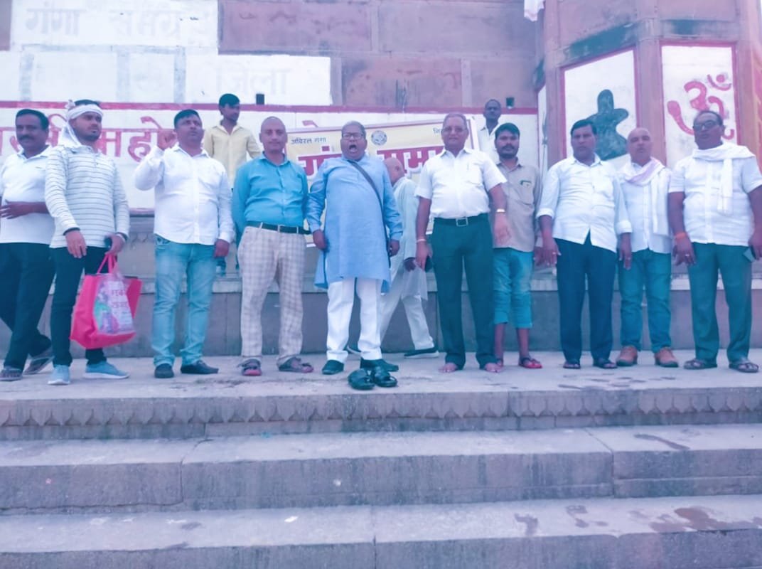 विश्व नदी दिवस पर की गई वाराणसी वरुणा घाट की सफाई एवं पूजन, नदियों की अविरलता व निर्मलता पर जोर | New India Times