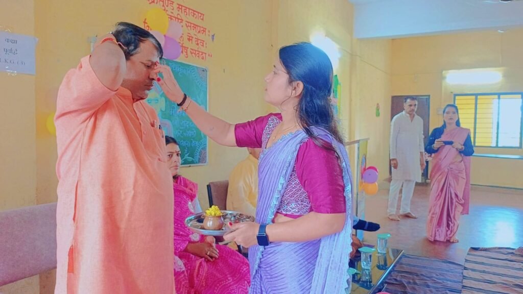 शिक्षक दिवस पर गुरुजनों का किया गया सम्मान | New India Times