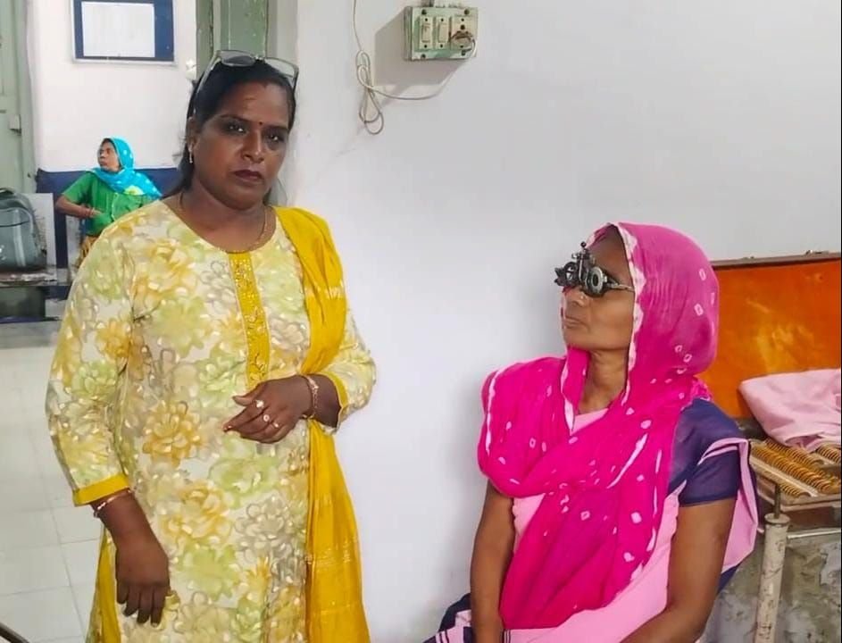 मेघनगर में आंगनवाड़ी कार्यकर्ताओं व सहायिकाओं का नेत्र परीक्षण शिविर आयोजित | New India Times