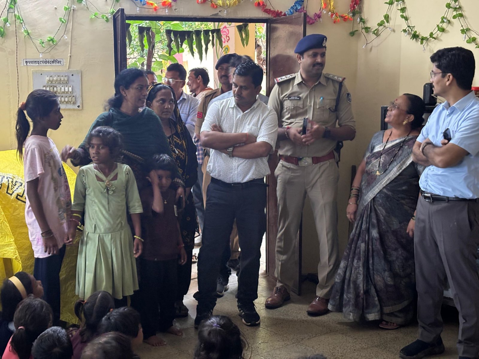 खकनार पुलिस और प्रशासन की पहल: पाँच अनाथ बच्चों को मिला छात्रावास में सहारा | New India Times