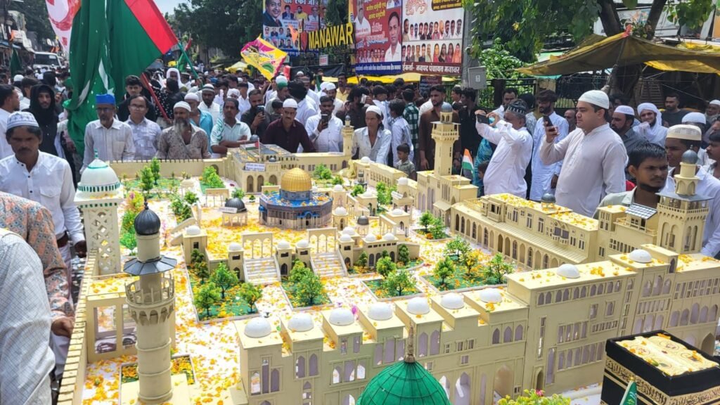 जुलूस और जश्न के साथ मनावर में मनाई गई ईद मिलादुन्नबी | New India Times