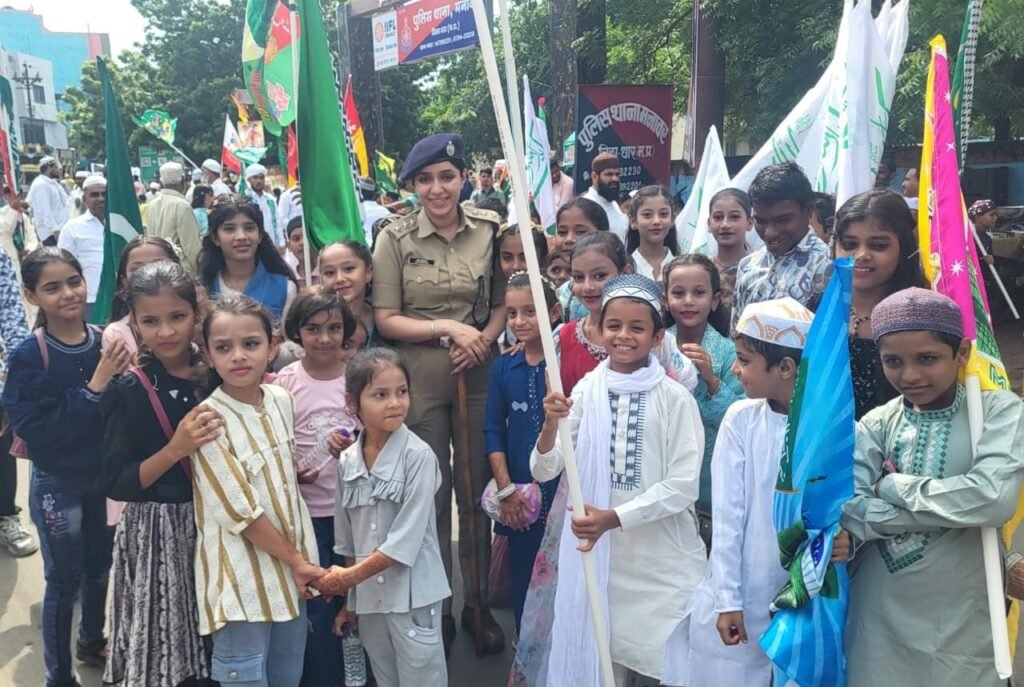 जुलूस और जश्न के साथ मनावर में मनाई गई ईद मिलादुन्नबी | New India Times