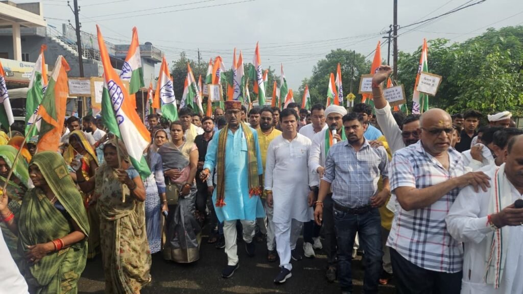 देवरी में अतिवृष्टि से बर्बाद फसलों के मुआवज़े की मांग पर कांग्रेस की रैली, SDM को सौंपा ज्ञापन | New India Times