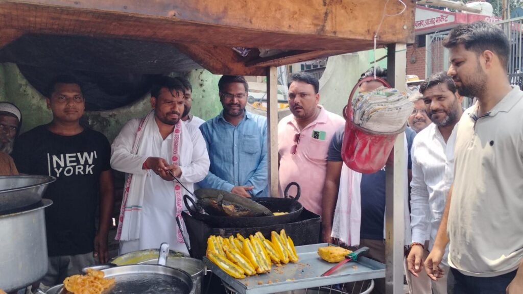 भाजपा पर वोट चोरी का आरोप लगाते हुए कांग्रेस ने चलाया 'वोट चोरो गद्दी छोड़ो' हस्ताक्षर अभियान | New India Times