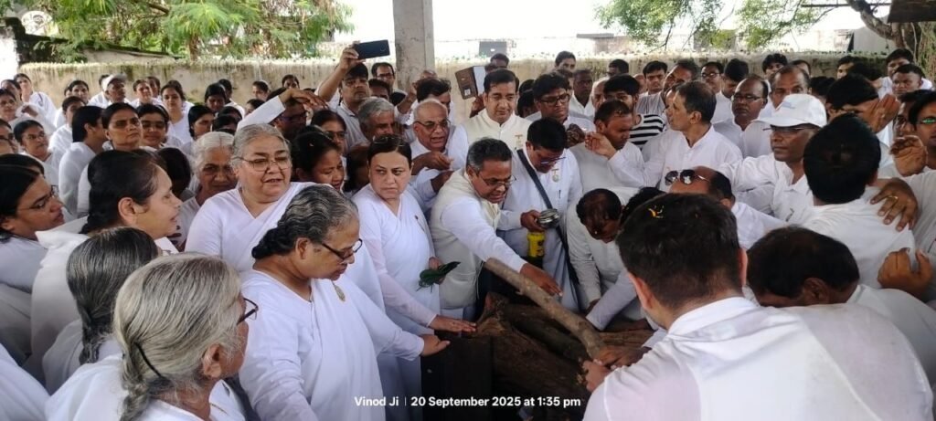 राजयोगिनी अवधेश दीदी को राज्यपाल, मुख्यमंत्री, उपमुख्यमंत्री से लेकर हजारों लोगों ने दी श्रद्धांजली | New India Times