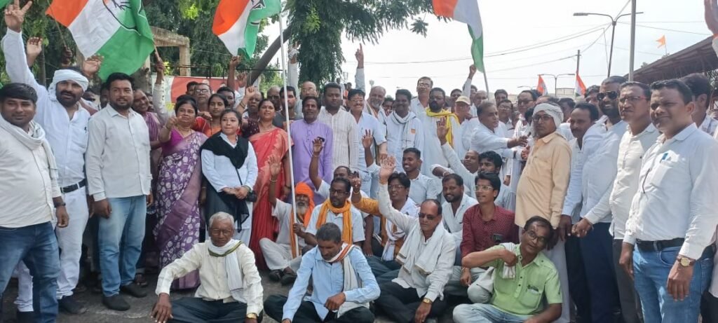 कलेक्टर कार्यालय स्थान चयन को लेकर कांग्रेस का विरोध, सड़क से सदन तक आंदोलन की चेतावनी 3 कलेक्टर कार्यालय स्थान चयन को लेकर कांग्रेस का विरोध, सड़क से सदन तक आंदोलन की चेतावनी | New India Times