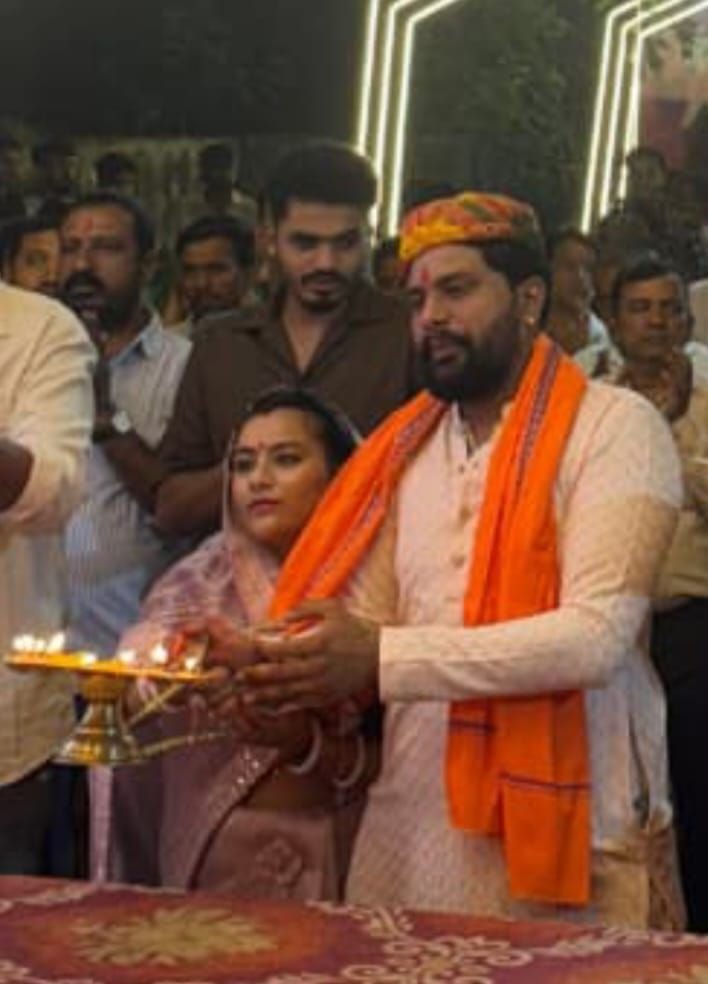 मेघनगर दशहरा मैदान में वंदे मातरम ग्रुप द्वारा मां जगदम्बा की आराधना, गरबा महोत्सव में उमड़ा जनसैलाब 2 मेघनगर दशहरा मैदान में वंदे मातरम ग्रुप द्वारा मां जगदम्बा की आराधना, गरबा महोत्सव में उमड़ा जनसैलाब | New India Times