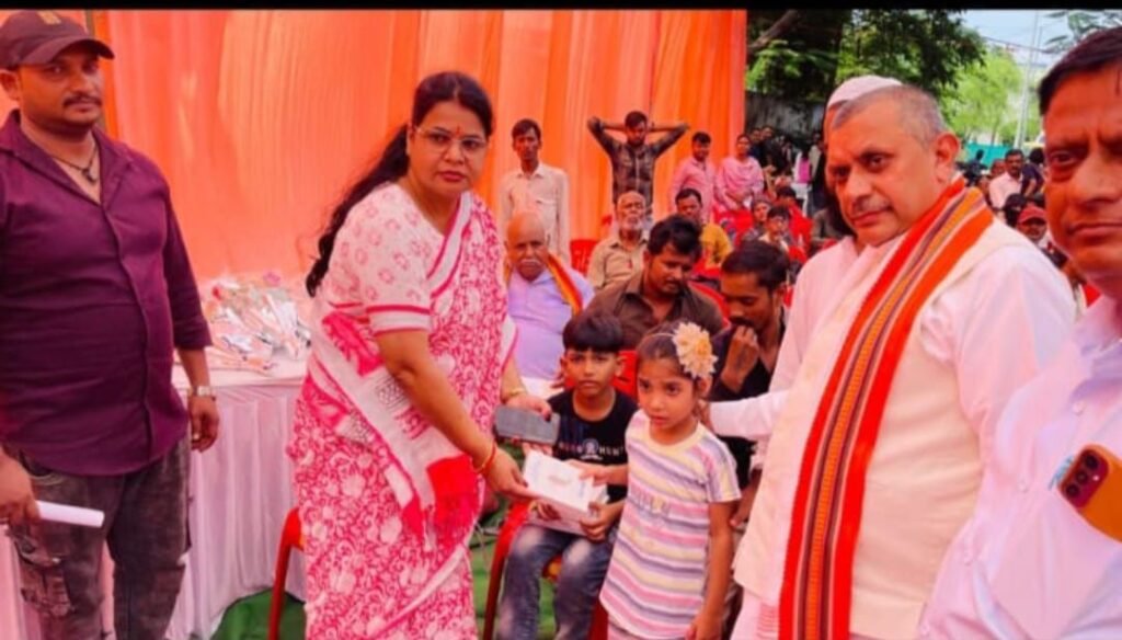 झांसी में सेवा पखवाड़ा अभियान के तहत दिव्यांगजनों को निःशुल्क कृत्रिम अंग एवं सहायक उपकरण वितरित | New India Times