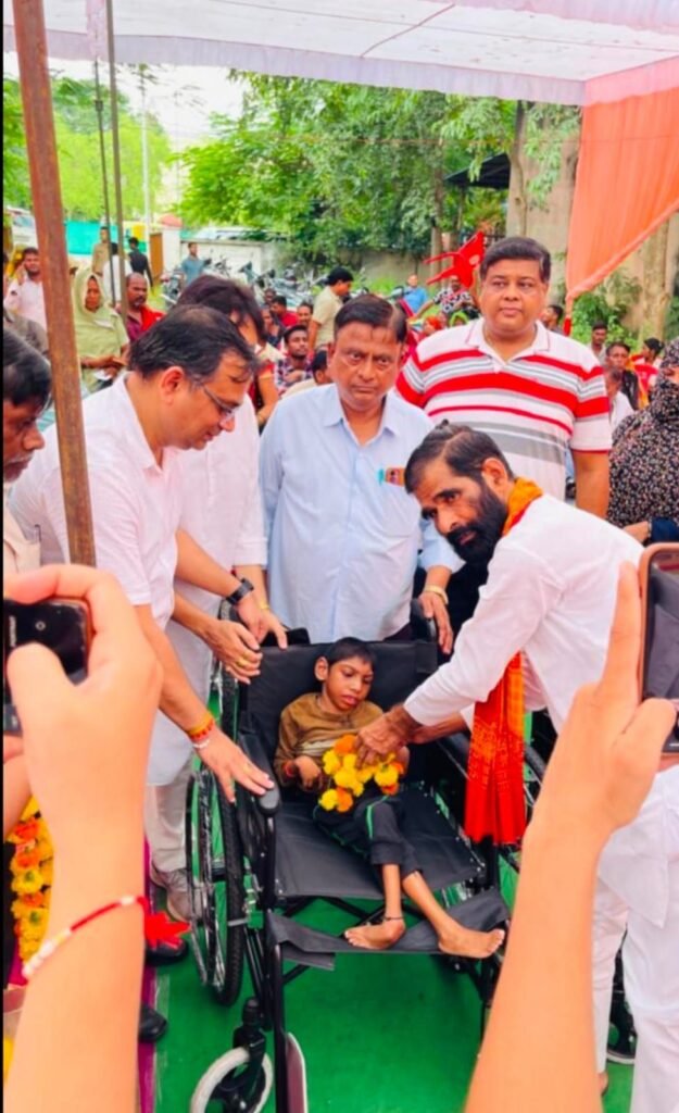 झांसी में सेवा पखवाड़ा अभियान के तहत दिव्यांगजनों को निःशुल्क कृत्रिम अंग एवं सहायक उपकरण वितरित | New India Times