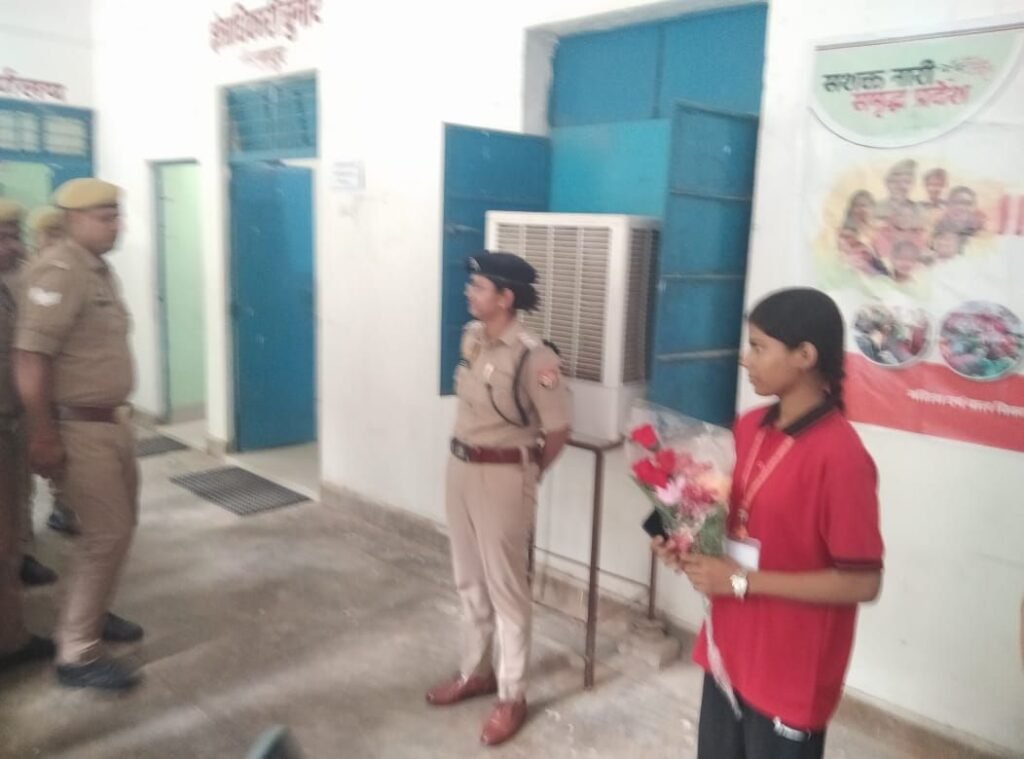 एक दिन की सीओ बनीं छात्रा ईसा साहनी, फरियादियों की सुनी समस्याएं | New India Times