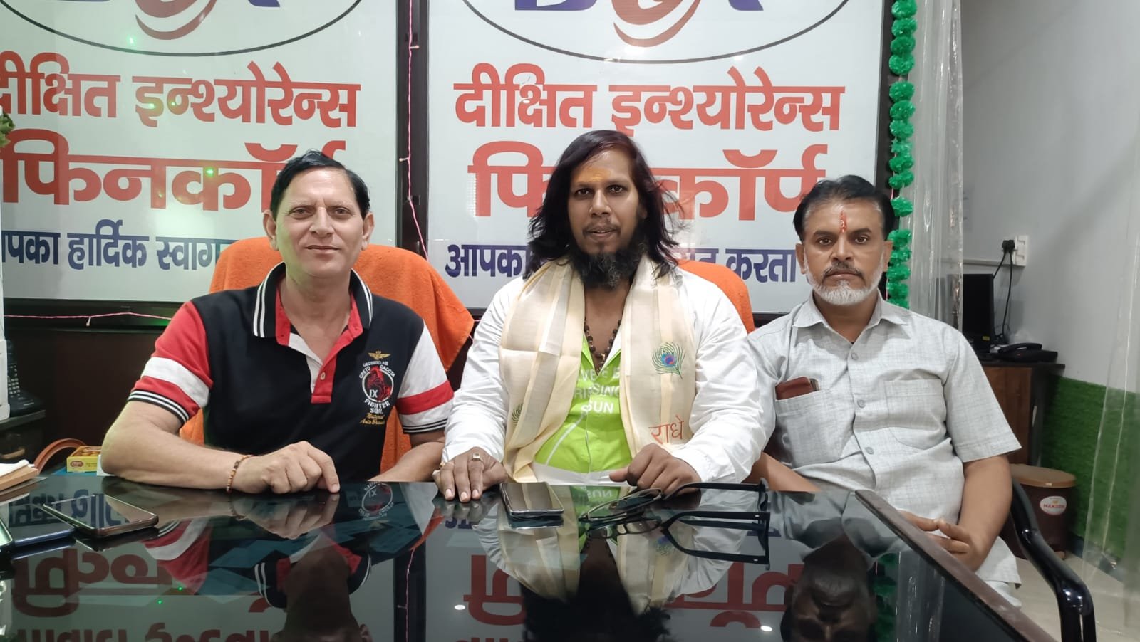 खलनायक की भूमिकाओं से पहचान बनाने वाले अभिनेता गौरव कुमार पहुंचे वृंदावन, बांके बिहारी जी के किए दर्शन | New India Times