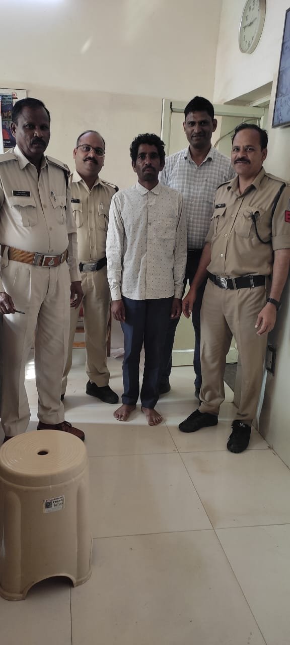 कोतवाली पुलिस ने दो पहिया वाहन चोर को किया गिरफ्तार 1 कोतवाली पुलिस ने दो पहिया वाहन चोर को किया गिरफ्तार | New India Times