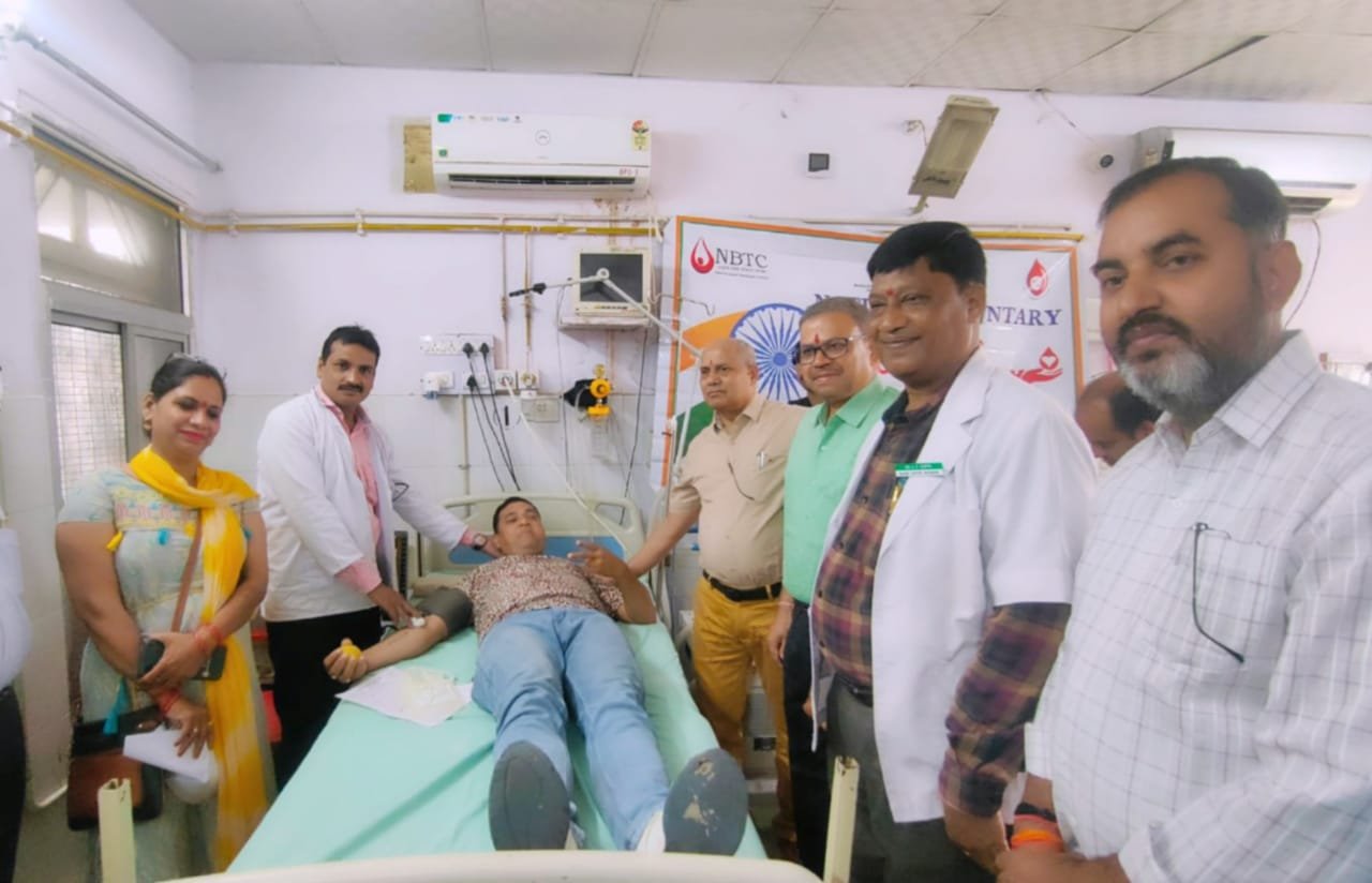 56 बार रक्तदान कर मसीहा बने हैदर अली | New India Times