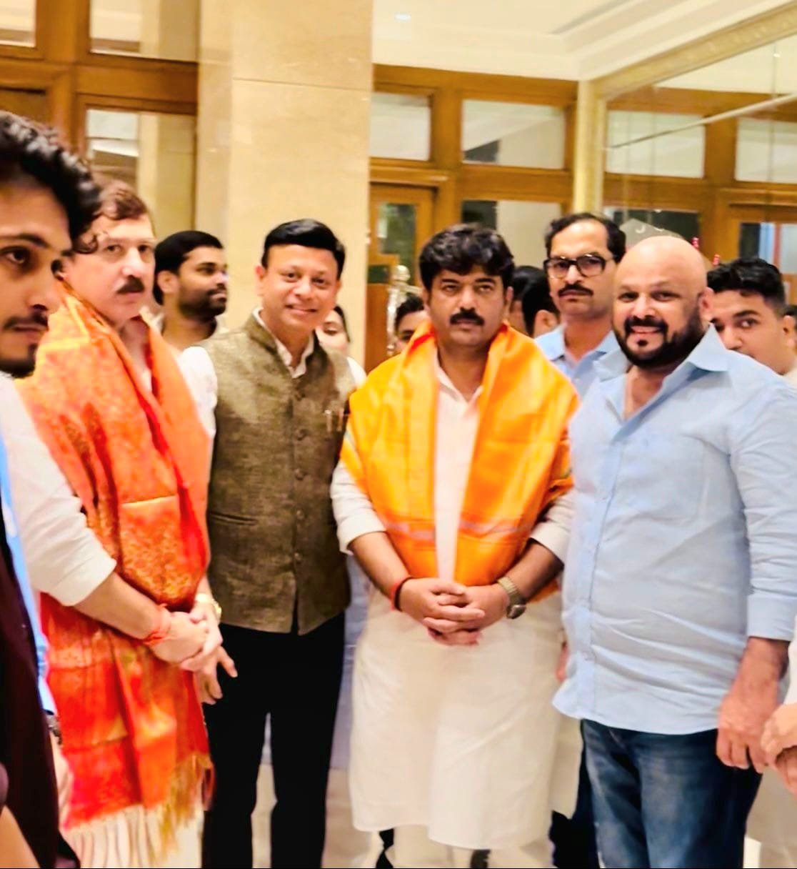 दिलशाद एस. खान और डॉ. अजय एल. दुबे ने पूर्व सांसद धनंजय सिंह से की मुलाकात, सामाजिक एकता और सेवा भावना पर हुई सार्थक चर्चा | New India Times