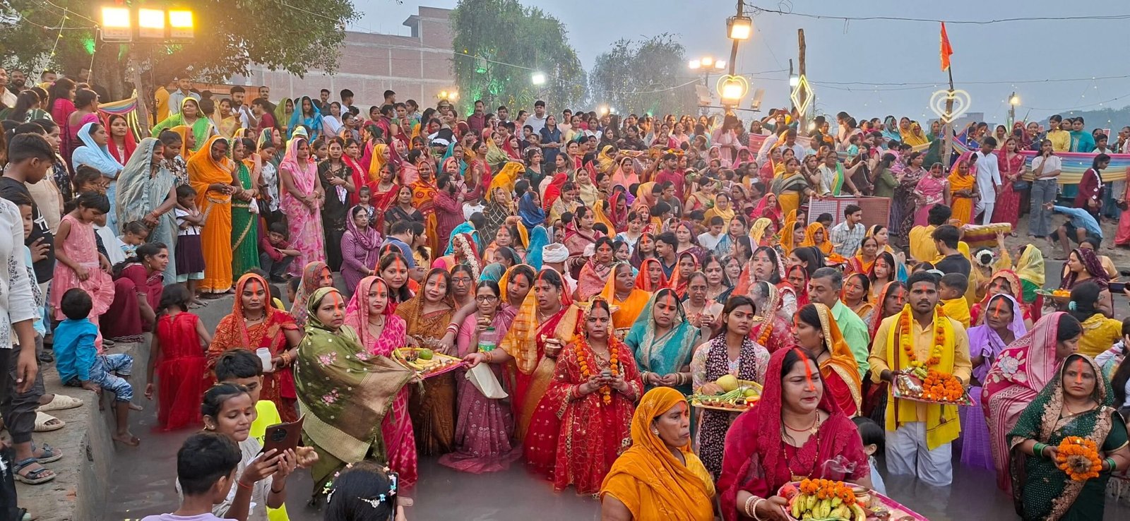 छठ व्रत की भीड़ ने तोड़े सभी रिकॉर्ड, सकुशल संपन्न हुआ छठ महापर्व | New India Times