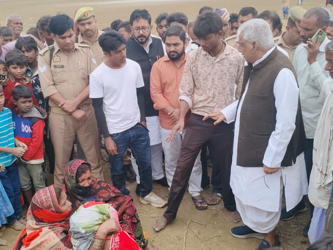 डूबते सूर्य को अर्घ्य देते समय 10 वर्षीय बालिका नदी में डूबी, तलाश जारी | New India Times