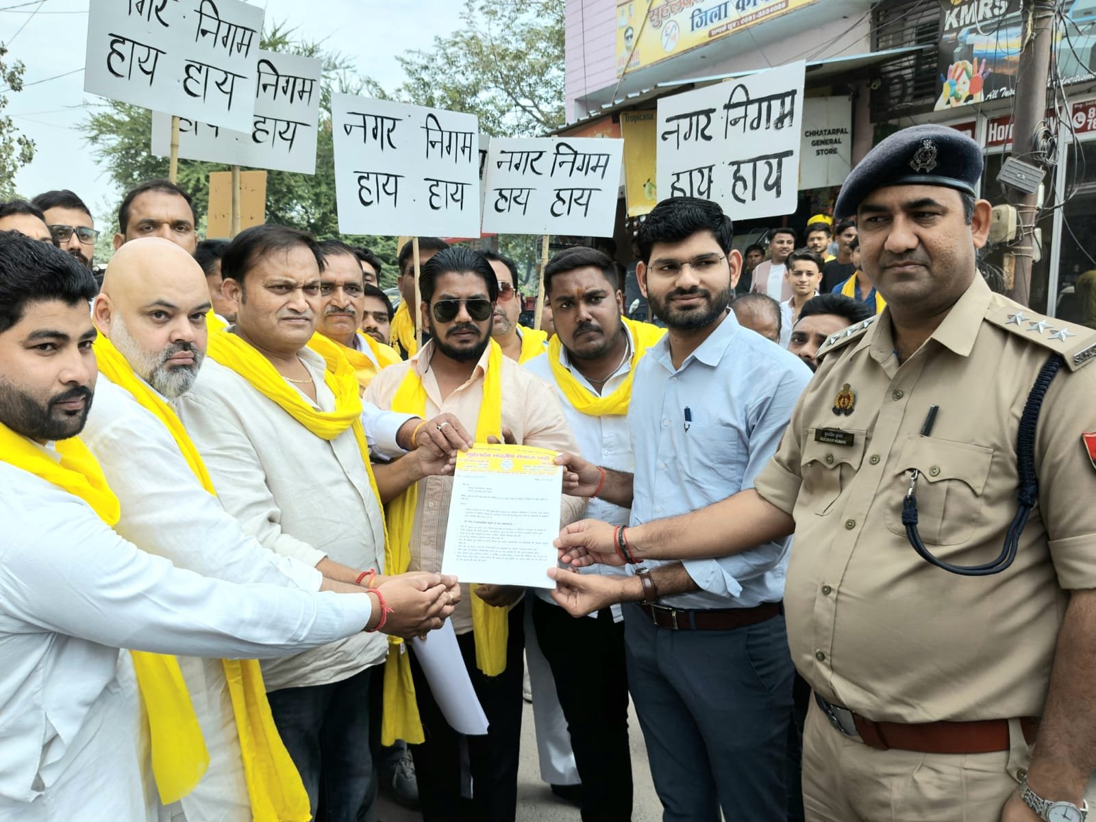 नगर निगम मुरादाबाद में भ्रष्टाचार के खिलाफ सुभासपा का हल्ला बोल — जिला अध्यक्ष रवि चौधरी बोले: जनता के पैसों की लूट अब नहीं चलेगी | New India Times