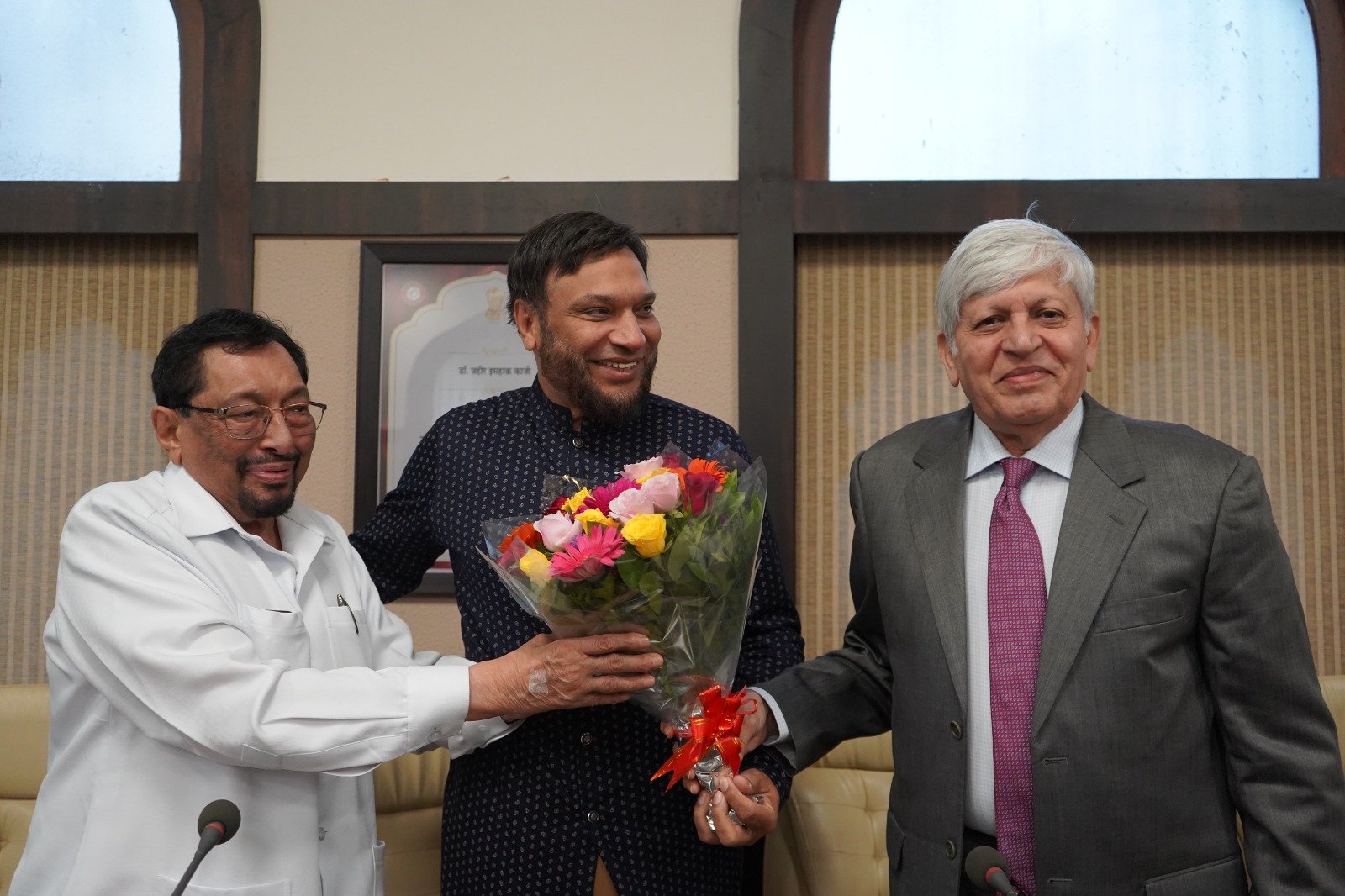 अमेरिका में बसे भारतीय शायर नूर अमरोहवी के मुंबई आगमन पर अंजुमन-ए-इस्लाम की ओर से भव्य स्वागत समारोह आयोजित | New India Times