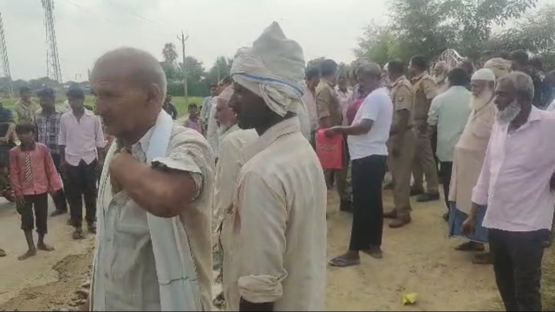 भदोखर गांव में जमीनी विवाद को लेकर दो पक्ष आमने-सामने, पुलिस ने पहुंचकर स्थिति को संभाला | New India Times