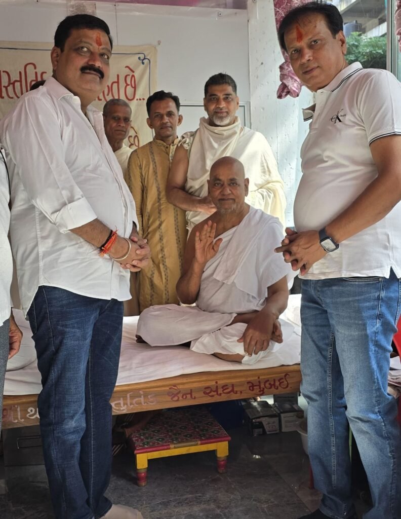 समाजसेवी बृजेंद्र शर्मा ने गच्छाधिपति से लिया मंगल आशीर्वाद | New India Times