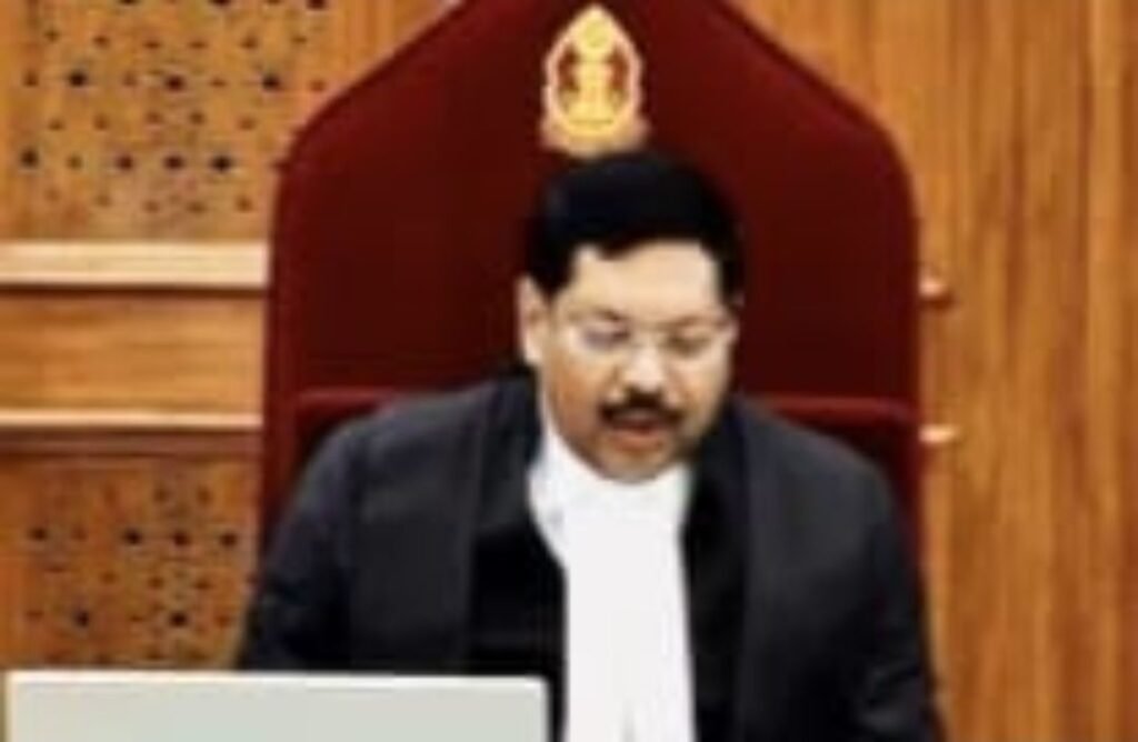 सीजेआई गवई पर जूता फेंकने को भीमसेना प्रमुख ने बताया 'मनुवादी साजिश', पीएम मोदी-शाह पर लगाए गंभीर आरोप | New India Times