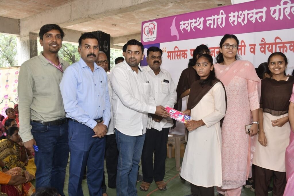 सरकार प्रस्ताव पारित करो कि "धनगड-धनगर एक है" : पहुर में रास्ता रोको 2 सरकार प्रस्ताव पारित करो कि "धनगड-धनगर एक है" : पहुर में रास्ता रोको | New India Times