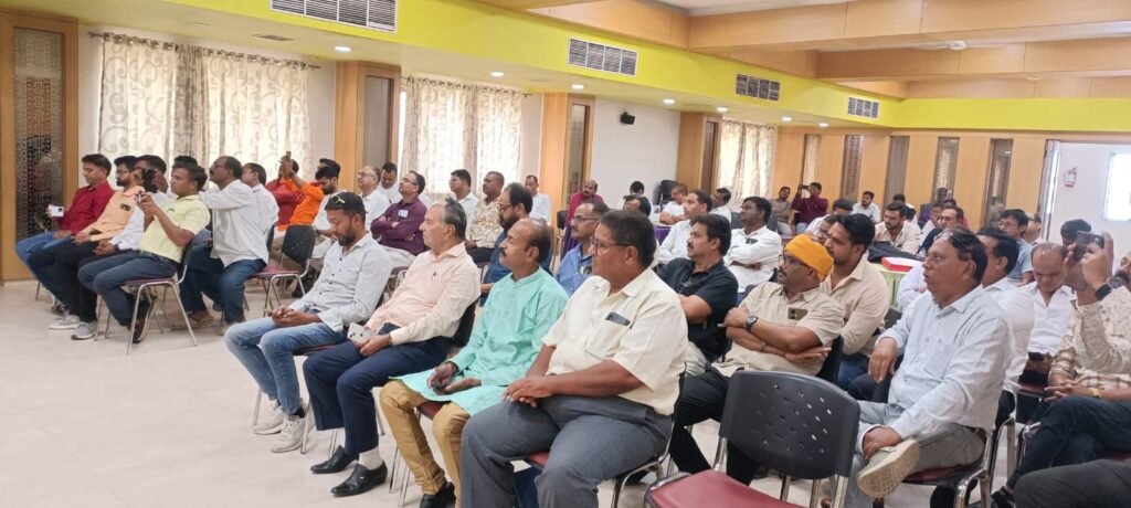 पांढुरना में कलेक्टर अजय देव शर्मा की विदाई समारोह एवं स्नेह सम्मेलन का आयोजन | New India Times