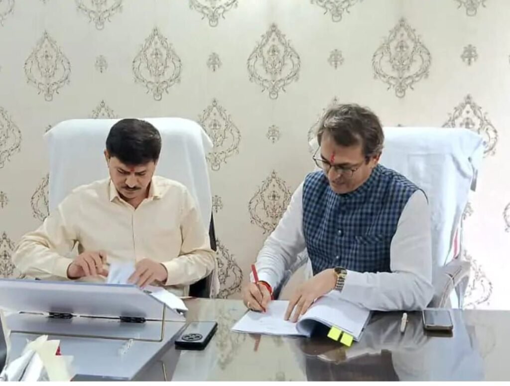 नीरज कुमार वशिष्ठ ने संभाला पांढुर्णा कलेक्टर का पद 2 नीरज कुमार वशिष्ठ ने संभाला पांढुर्णा कलेक्टर का पद | New India Times