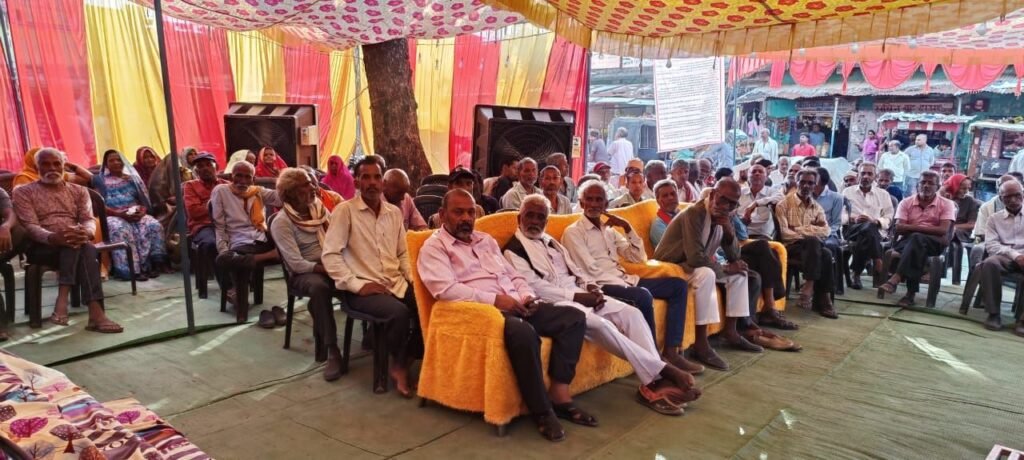 ग्राम पंचायत झिन्ना में विकास कार्य ठप होने पर सरपंच और ग्रामीणों का आमरण अनशन जारी, शासन-प्रशासन और सांसद गणेश सिंह पर लगाए आरोप 2 ग्राम पंचायत झिन्ना में विकास कार्य ठप होने पर सरपंच और ग्रामीणों का आमरण अनशन जारी, शासन-प्रशासन और सांसद गणेश सिंह पर लगाए आरोप | New India Times