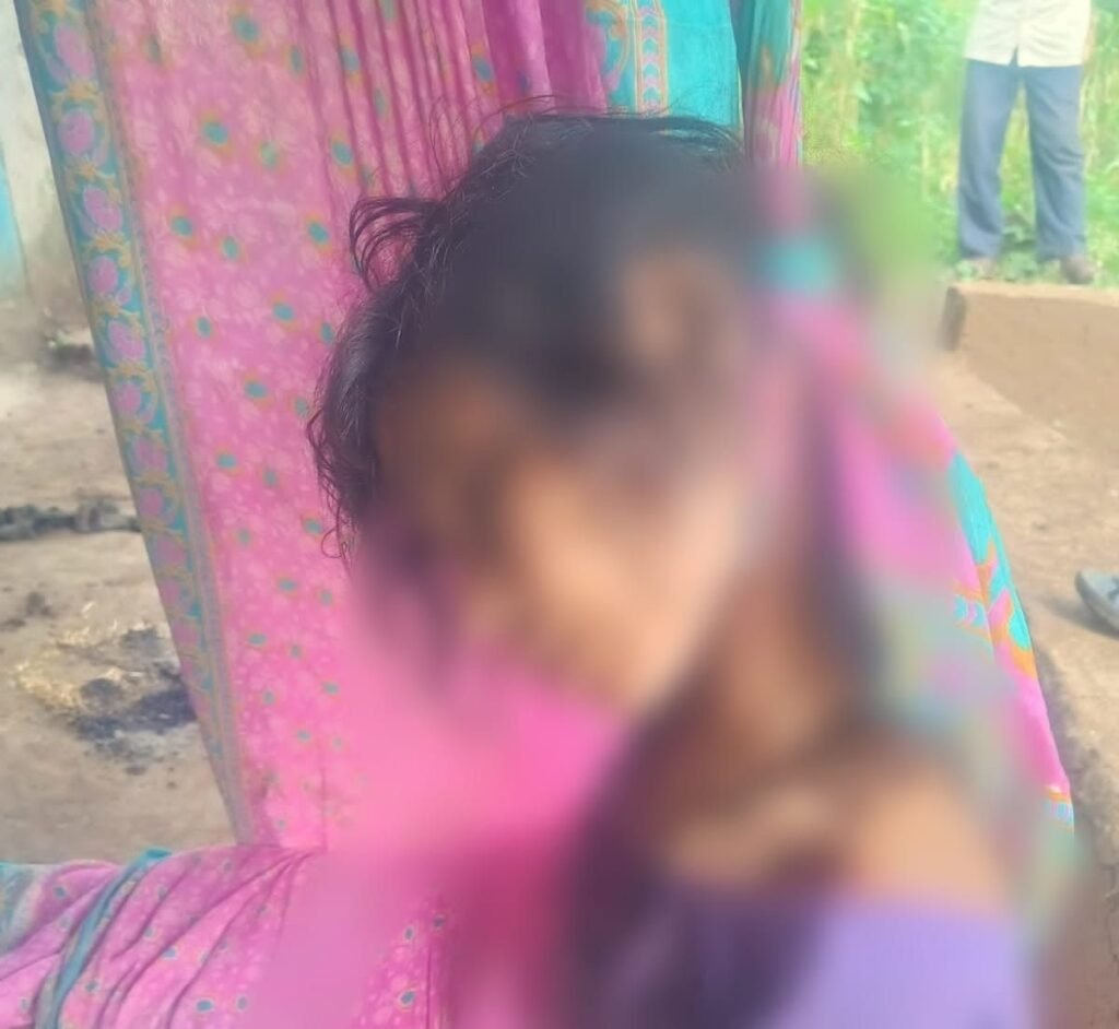 सुआम गांव में अज्ञात कारणों से महिला ने फांसी लगाकर की आत्महत्या, क्षेत्र में मची सनसनी | New India Times