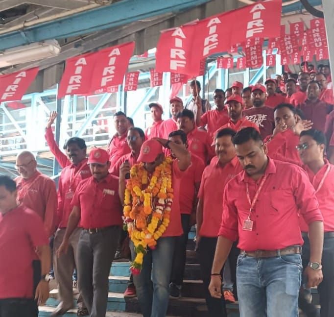 राष्ट्रीय महामंत्री वेणु पी. नायर का बुरहानपुर दौरा : रेलकर्मियों की विशाल सभा उत्साहपूर्वक सम्पन्न 1 राष्ट्रीय महामंत्री वेणु पी. नायर का बुरहानपुर दौरा : रेलकर्मियों की विशाल सभा उत्साहपूर्वक सम्पन्न | New India Times