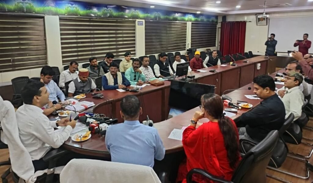 मतदाता सूची के विशेष गहन पुनरीक्षण-2025 को लेकर जिला निर्वाचन अधिकारी विश्वकर्मा ने की प्रेस वार्ता, 4 नवंबर से बीएलओ करेंगे घर-घर सर्वे | New India Times