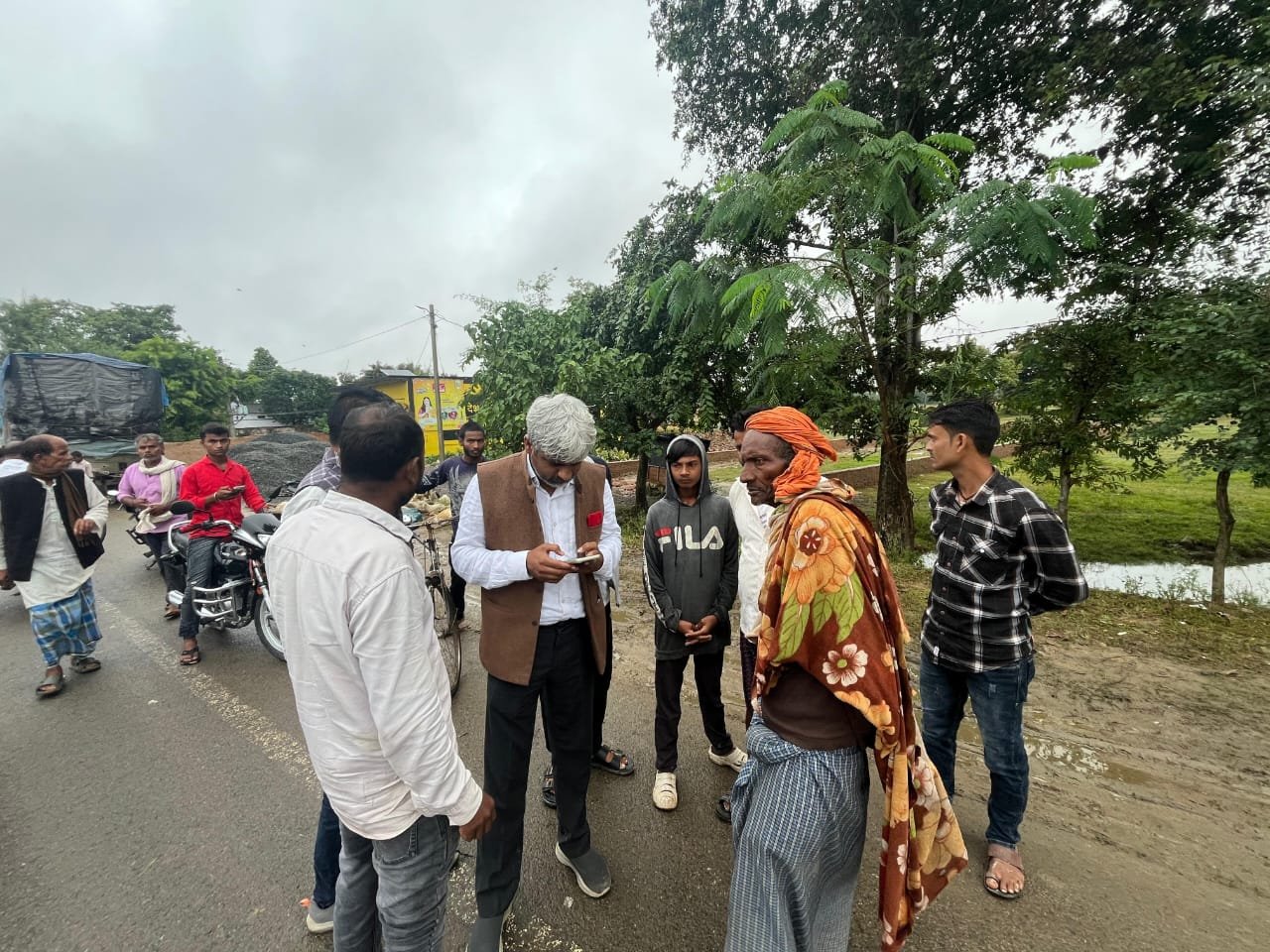 मृत भेड़ों का अविलंब मुआवज़ा जारी करे प्रशासन: मणेंद्र मिश्रा | New India Times