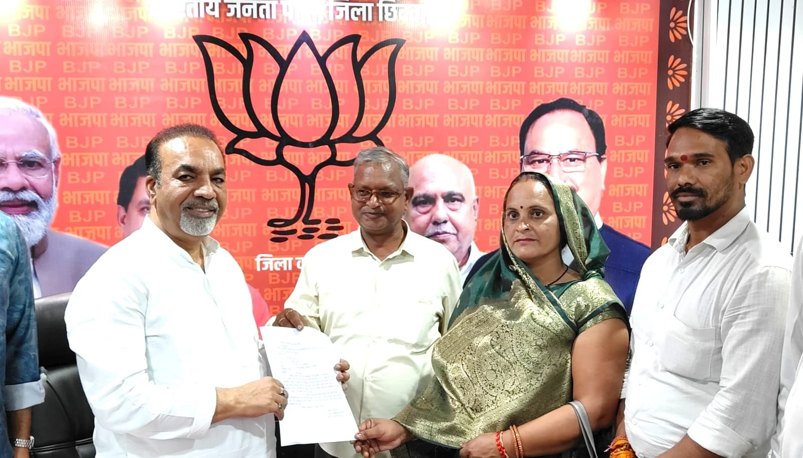 जुन्नारदेव नगर पालिका परिषद में भाजपा पार्षदों की बगावत, सभापति पद से हटाए जाने पर उठे सवाल 1 जुन्नारदेव नगर पालिका परिषद में भाजपा पार्षदों की बगावत, सभापति पद से हटाए जाने पर उठे सवाल | New India Times