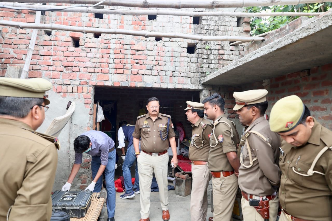 पिता ने की पुत्री की हत्या, आरोपी की तलाश में जुटी पुलिस 1 पिता ने की पुत्री की हत्या, आरोपी की तलाश में जुटी पुलिस | New India Times