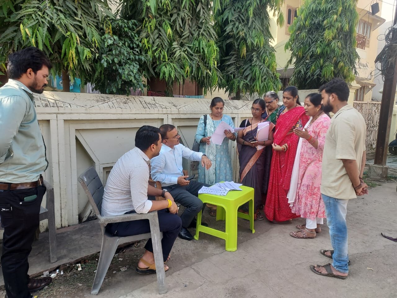 हर वोटर की होगी वेरिफिकेशन: घर-घर सर्वे शुरू, अधिकारियों ने वार्डों में किया निरीक्षण | New India Times