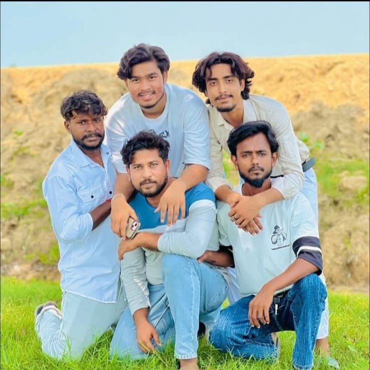 सोशल मीडिया पर छाई इटवा की 'टीम डायमण्ड', पूरे किए एक लाख फॉलोअर्स | New India Times