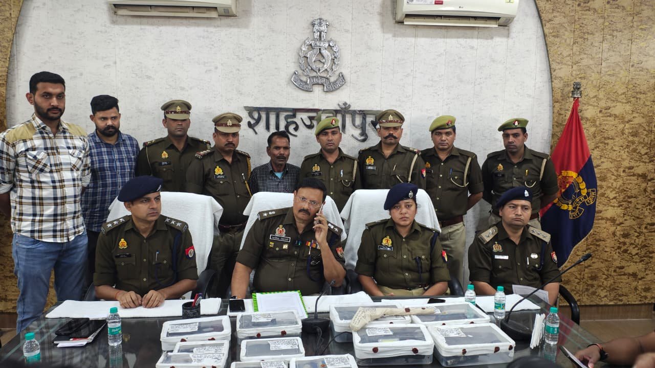 शाहजहांपुर पुलिस ने अवैध शस्त्र फैक्ट्री का किया भंडाफोड़ | New India Times